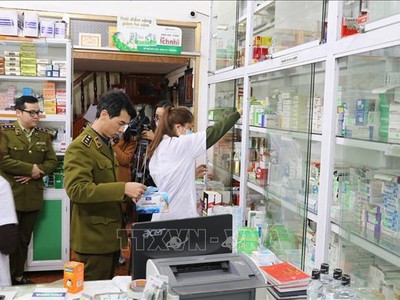 Quản lý thị trường xử lý hơn 1.220 vụ vi phạm về giá bán khẩu trang