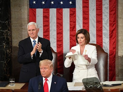 Bà Pelosi cũng như nhiều nghị sĩ đảng Dân chủ tỏ thái độ không hài lòng với Thông điệp Liên bang của Tổng thống Trump. Ảnh: AFP.