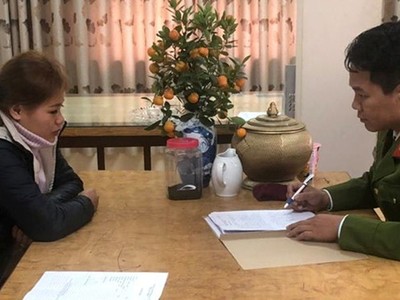 Nghi phạm Hồ Thị Thúy tại cơ quan công an.