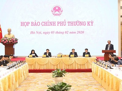 Bộ trưởng, Chủ nhiệm Văn phòng Chính phủ chủ trì cuộc họp báo tối 5/2/2020.