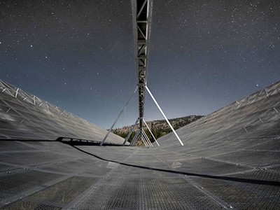 Kính viễn vọng vô tuyến CHIME ở Canada phát hiện các tín hiệu bí ẩn. Dự án CHIME