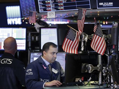 Chứng khoán Mỹ bỏ lại mối lo Corona
