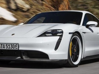 Siêu xe điện Porsche Taycan bốc cháy bí ẩn trong gara