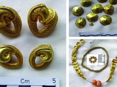 Những đồ trang sức bằng vàng được chế tác công phu. Ảnh: Ancient Origins.