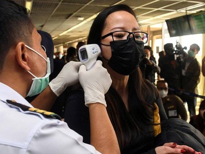 Nếu Covid-19 bắt đầu lan rộng ra cộng đồng tại Mỹ, giới chức y tế nước này có thể sẽ yêu cầu đóng cửa các trường học và doanh nghiệp. Ảnh minh họa: Reuters.