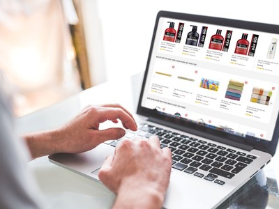 Nhu cầu mua sắm online tăng mạnh mùa dịch bệnh.