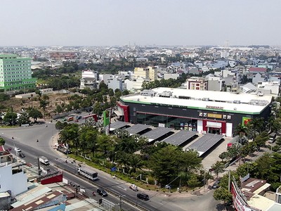 Hoạt động dịch vụ thương mại, sản xuất tại Bình Dương phát triển mạnh.