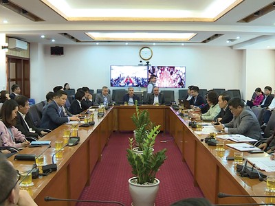 Tại cuộc họp của UBCK với 40 công ty chứng khoán và 20 công ty quản lý quỹ ngày 4/3/2020, CEO MBS cho rằng, tất cả các tổ chức tài chính trung gian đều mong thị trường tốt, vì thế cần bình tĩnh ứng phó với đại dịch, cần suy nghĩ tích cực và lan tỏa suy nghĩ tích cực đến nhà đầu tư.