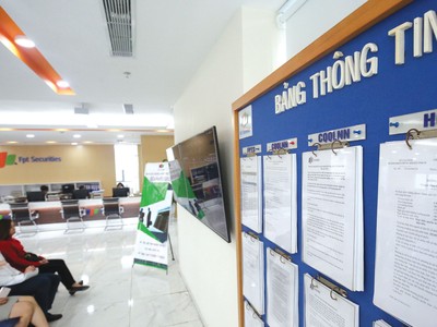 Năm 2019, UBCK đã xử phạt 93 công ty đại chúng vi phạm nghĩa vụ báo cáo, công bố thông tin với tổng số tiền phạt 12,6 tỷ đồng.