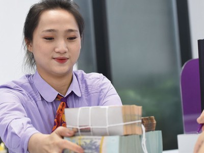 Hạ lãi suất, giãn nợ vay, cần đi đúng địa chỉ