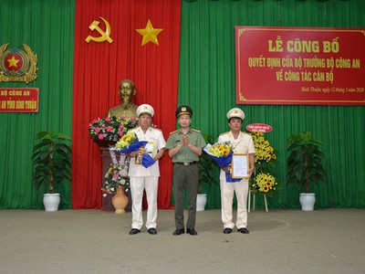 Công bố Quyết định của Bộ trưởng Bộ Công an bổ nhiệm hai tân Phó Giám đốc Công an Bình Thuận.
