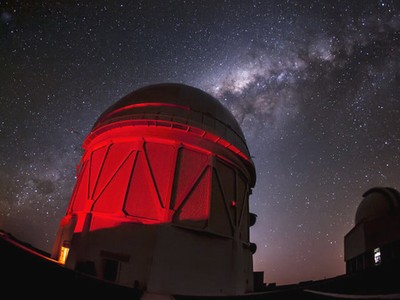 Kính viễn vọng Blanco, Chile, được sử dụng trong dự án Khảo sát Năng lượng Tối. Ảnh: Digital Trends.