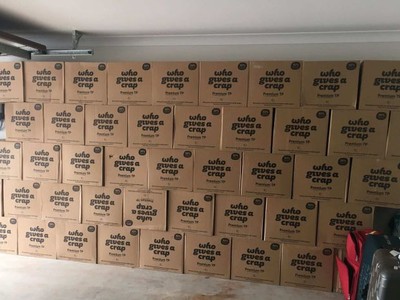 Mua nhầm 2.000 cuộn giấy vệ sinh trong mùa dịch