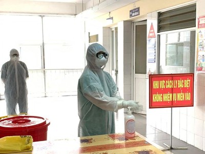 Khu vực điều trị cho bệnh nhân COVID-19 tại Bệnh viện số 2. (Ảnh: PV/Vietnam+).