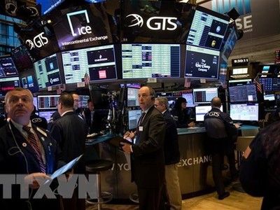 Giao dịch viên tại Sàn giao dịch chứng khoán New York, Mỹ. (Ảnh: THX/TTXVN).