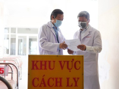 Bác sĩ đầu tiên ở Việt Nam bị lây nhiễm chéo