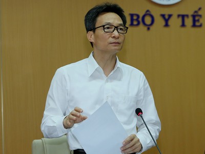 Phó thủ tướng Vũ Đức Đam chủ trì họp Ban Chỉ đạo quốc gia chống Covid-19 trong chiều 25/3. Ảnh: VGP.