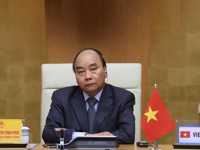 Thủ tướng Nguyễn Xuân Phúc tham dự Hội nghị thượng đỉnh trực tuyến G20 về ứng phó dịch COVID-19. (Ảnh: Thống Nhất/TTXVN).