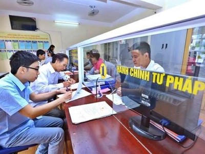 Cán bộ và công chức, viên chức sẽ nghỉ liên tiếp 4 ngày trong dịp 30/4 và 1/5. (Ảnh minh họa: TTXVN).