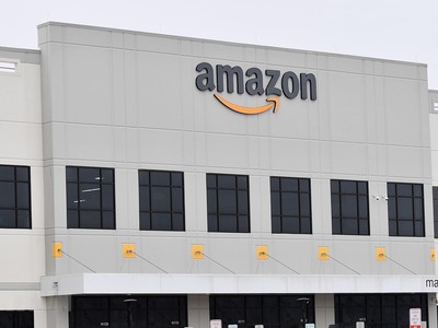 Một chi nhánh của Amazon tại New York, Mỹ ngày 30/3/2020. (Ảnh: AFP/TTXVN).