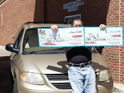 "Joe B" nhận giải thưởng ngày 27/4 vừa qua.