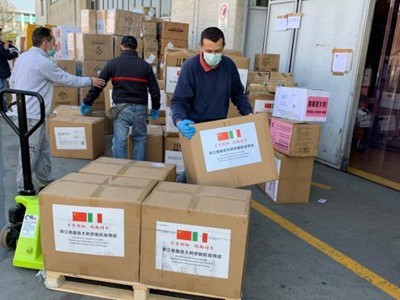Hàng viện trợ y tế của Trung Quốc tại Italia (Ảnh: Thời báo Hoàn cầu).
