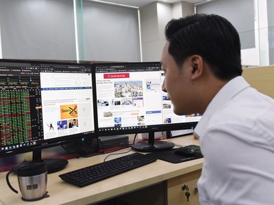 Đừng để nhà đầu tư quá đói thông tin