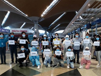Các công dân Việt Nam được đưa về nước từ Malaysia hôm nay. Ảnh: Bộ Ngoại giao.