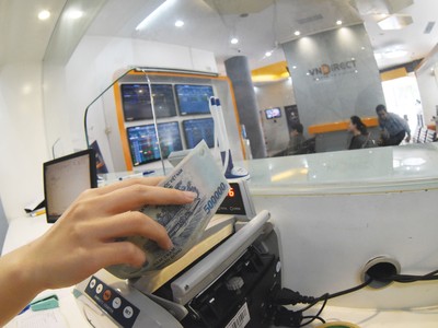 Nới tín dụng vào chứng khoán: Cần đúng cách, đúng chỗ