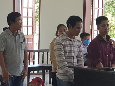 Các bị cáo tại phiên tòa.