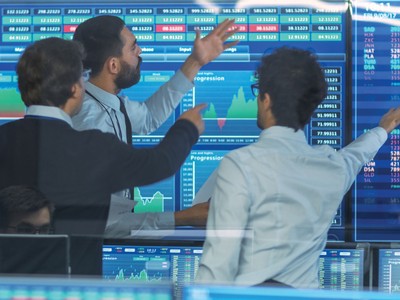 Khối ngoại trở lại từ từ