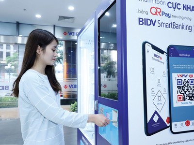 Dân số trẻ, yêu thích công nghệ là lợi thế lớn của thanh toán không tiếp xúc tại Việt Nam.