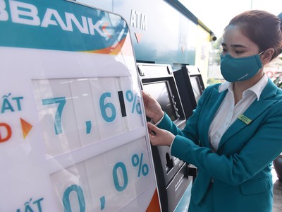 Lãi vay kỳ hạn dài của các ngân hàng vẫn còn cao.