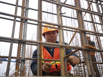 Doanh nghiệp xây dựng chọn bước đi chậm