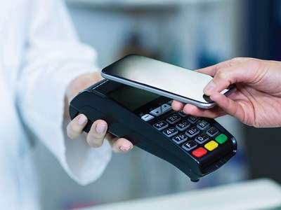 Thanh toán không dùng tiền mặt chuyển biến tích cực 