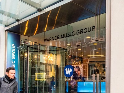 Một cửa hàng của Warner Music Group. (Nguồn: Shutterstock).