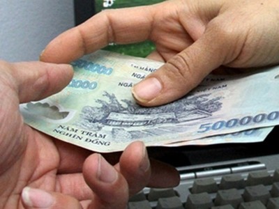 Bình Dương: Bắt quả tang thiếu úy công an nhận hối lộ tiền