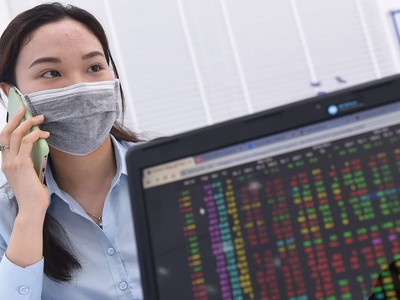 Nhiều cổ phiếu cần câu chuyện mới để níu giá