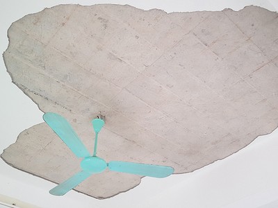 Mảng vữa lớn rơi trúng người 5 bé mầm non sáng 25/6.