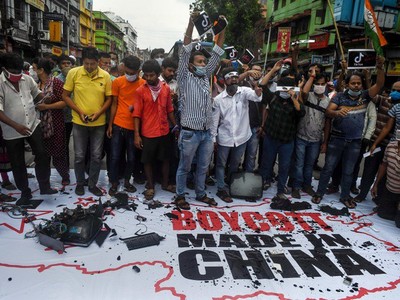 Người Ấn Độ biểu tình kêu gọi tẩy chay hàng hóa Trung Quốc. Ảnh: 
Getty Images.