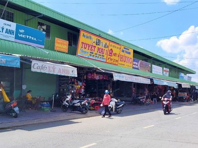 Chợ trung tâm thị trấn Cái Nước.