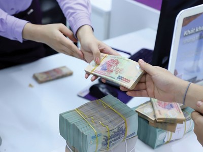 Tín dụng tăng chậm là nguyên nhân khiến lãi suất liên tục giảm.