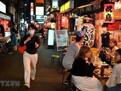 Dịch COVID-19 hoành hành là nguyên nhân chính khiến nhiều doanh nghiệp Nhật Bản bị phá sản. (Ảnh: AFP/TTXVN).