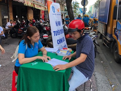 Hai ngày, gần 90.000 người tham gia bảo hiểm xã hội tự nguyện và bảo hiểm y tế hộ gia đình