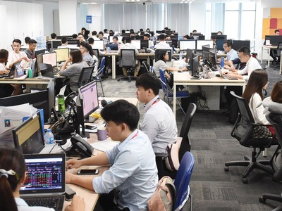 Nghề chứng khoán không đùa với… “khách thơ”