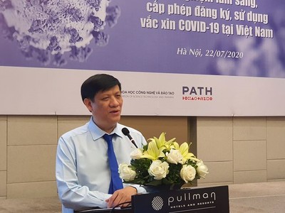 Quyền Bộ trưởng Bộ Y tế Nguyễn Thanh Long.