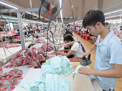 Khách hàng Mỹ phá sản, doanh nghiệp Việt ra sao?