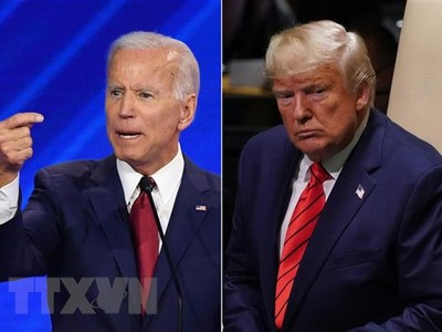 Cựu Tổng thống Mỹ Joe Biden (trái) và Tổng thống Mỹ Donald Trump (phải). (Ảnh: AFP/TTXVN).