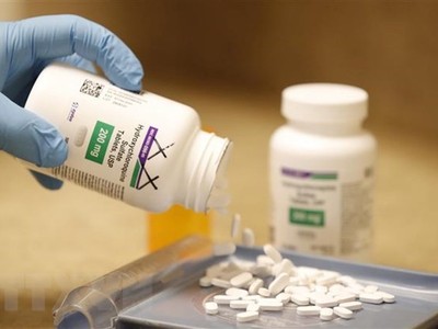 Thuốc Hydroxychloroquine được giới thiệu tại công ty dược phẩm Rock Canyon ở Provo, Utah, Mỹ, ngày 20/5. (Ảnh: AFP/TTXVN).