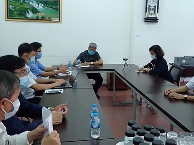 Thứ trưởng Sơn làm việc với Bệnh viện C Đà Nẵng, chiều 24/7.